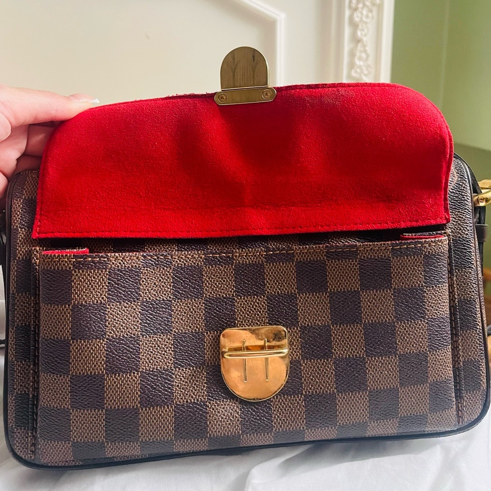LOUIS VUITTON
Damier Ebene Canvas Ravello GM Bag - Picture 5 of 7
